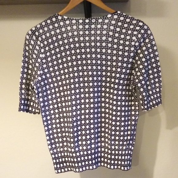 π Ann Taylor B&W Lightweight Fine Cotton Sweater Cardigan - Picture 6 of 8